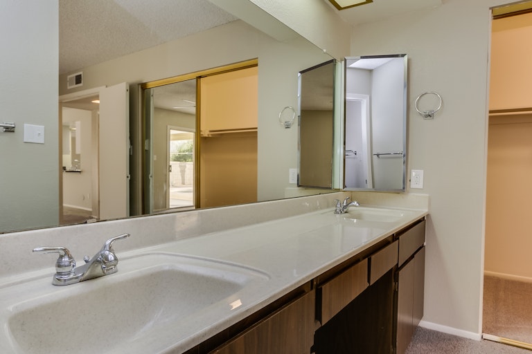 Photo 20 of 31 - 3721 W Phelps Rd, Phoenix, AZ 85053