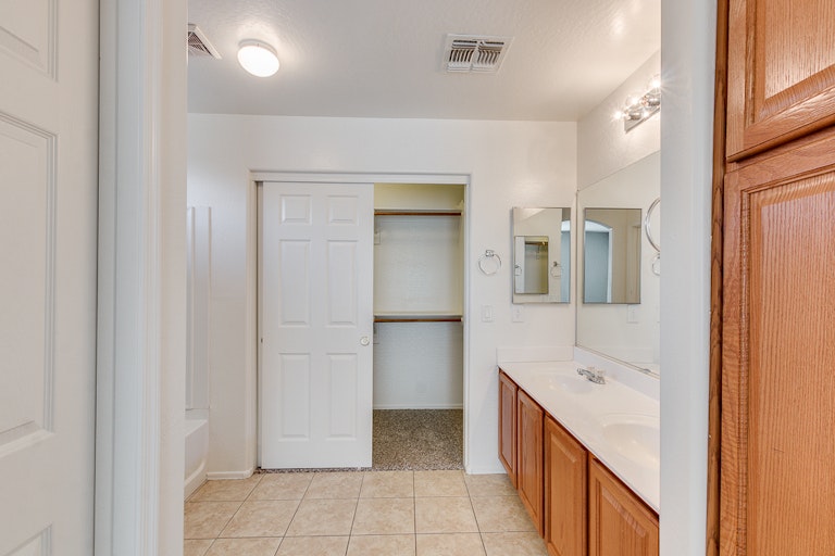 Photo 15 of 28 - 1133 E Poncho Ln, San Tan Valley, AZ 85143