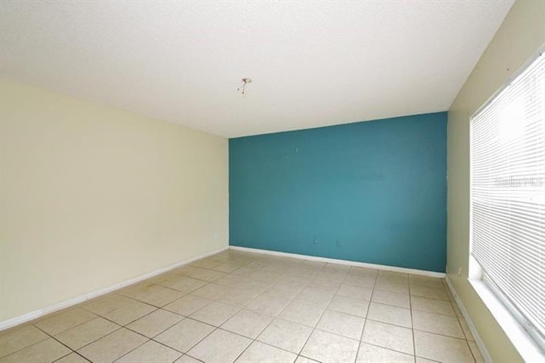 Photo 11 of 23 - 12925 Los Alamitos Ct, Orlando, FL 32837