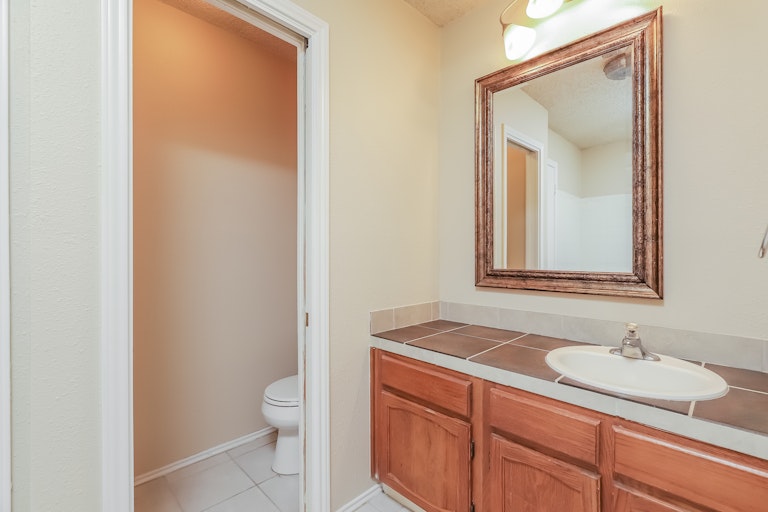 Photo 24 of 27 - 4707 Pebble Gln, San Antonio, TX 78217