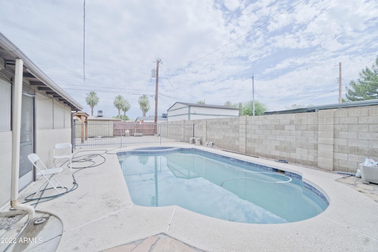 Photo 28 of 38 - 3556 W Meadowbrook Ave, Phoenix, AZ 85019