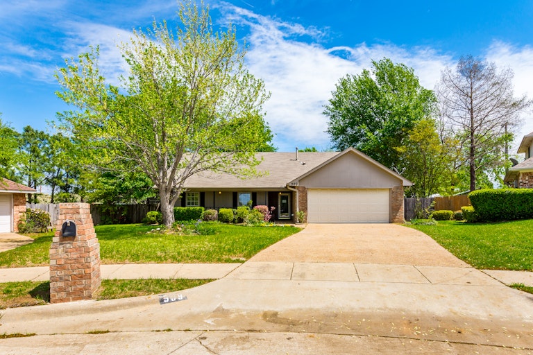Photo 28 of 30 - 509 Sides Ct, Lewisville, TX 75057