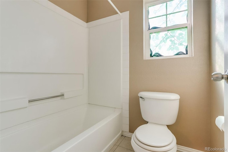 Photo 24 of 40 - 10712 Dayton Way, Commerce City, CO 80640