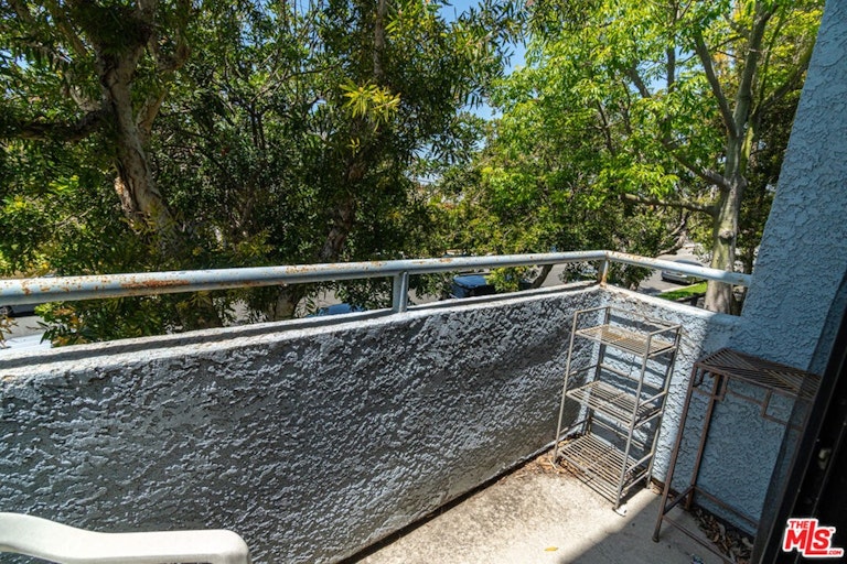 Photo 11 of 23 - 200 E Plymouth St #22, Inglewood, CA 90302
