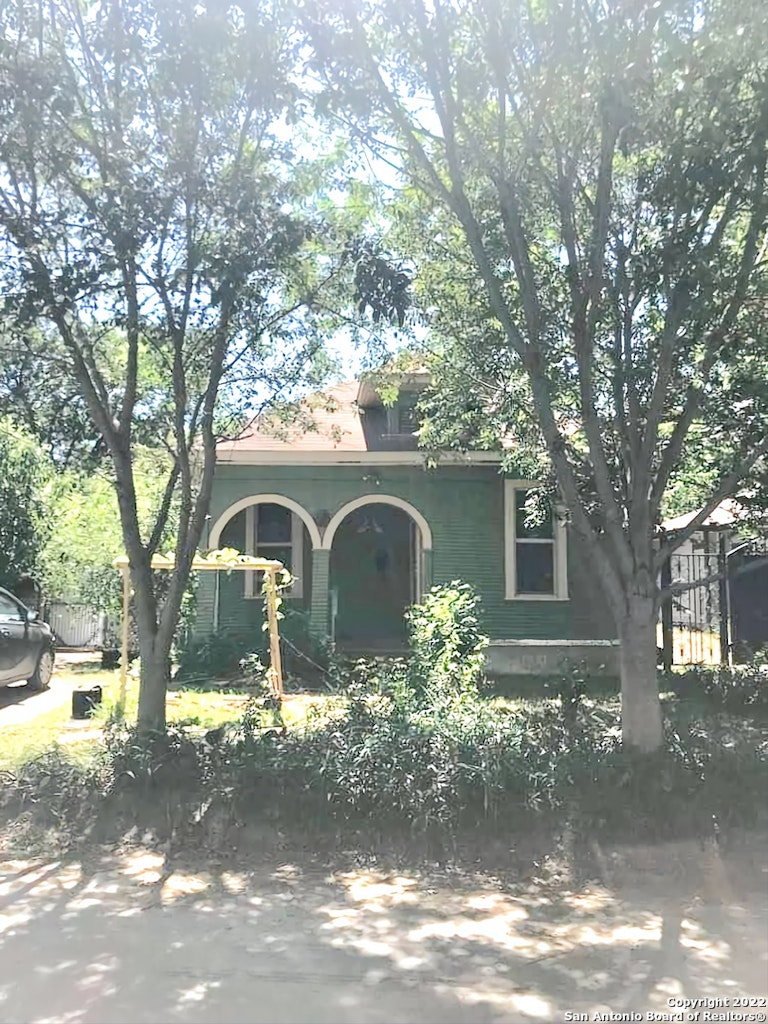 Photo 2 of 15 - 105 Aganier Ave, San Antonio, TX 78212