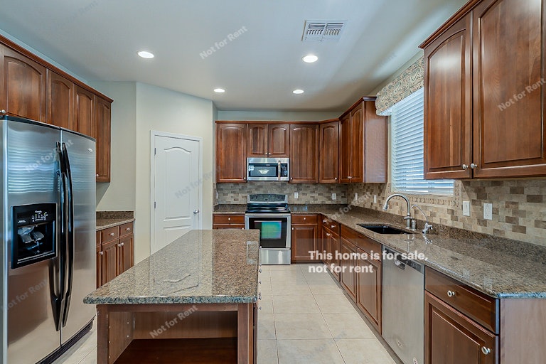 Photo 4 of 34 - 42515 W Corvalis Ln, Maricopa, AZ 85138