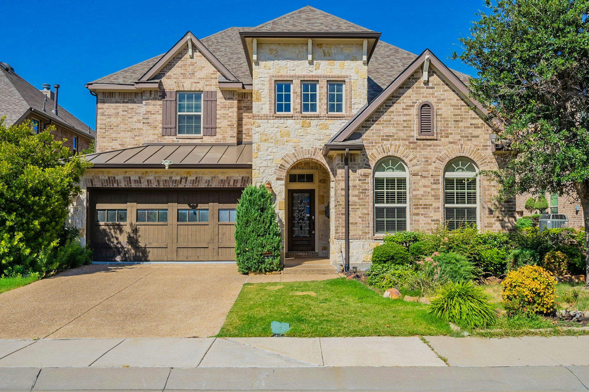 Photo 1 of 33 - 224 Anna Ave, Lewisville, TX 75056