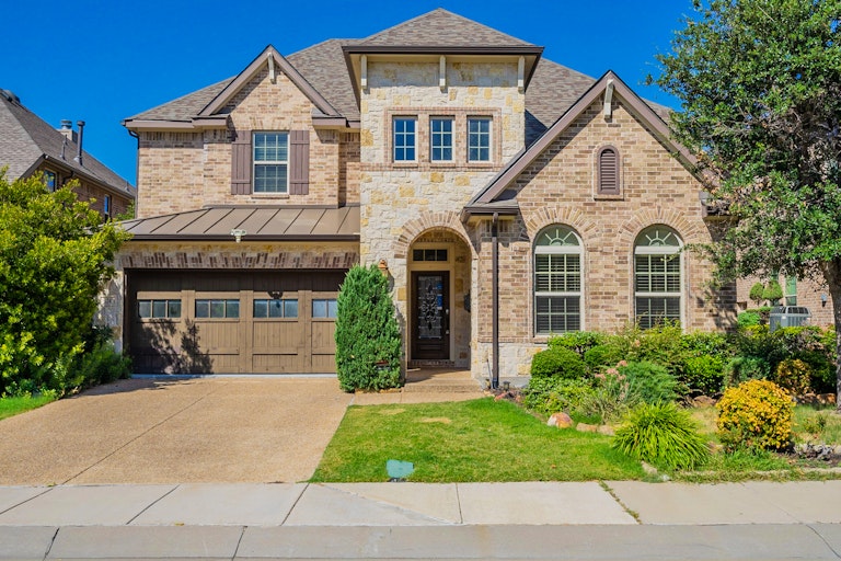 Photo 1 of 33 - 224 Anna Ave, Lewisville, TX 75056