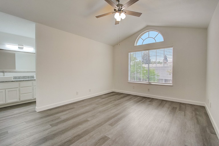 Photo 7 of 35 - 4052 Tawny Meadow Way, Antelope, CA 95843