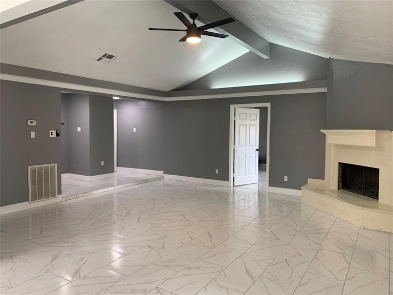 Photo 4 of 14 - 1406 Willersley Ln, Channelview, TX 77530