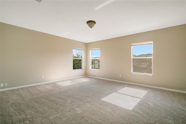 Photo 13 of 25 - 10824 Tilston Pt, Orlando, FL 32832