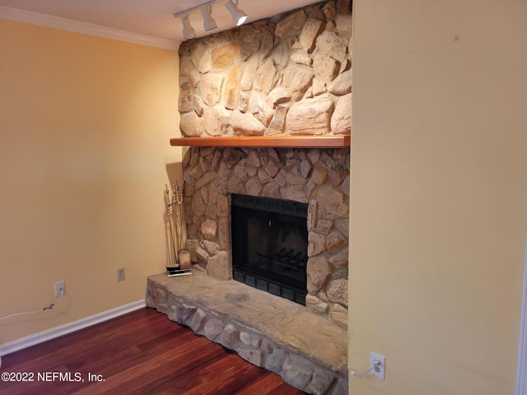 Photo 4 of 18 - 1213 Maitland Ave, Jacksonville, FL 32211