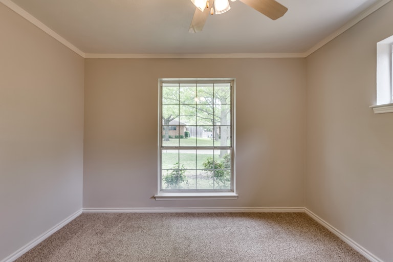 Photo 23 of 29 - 303 Greenhill Ln, Rockwall, TX 75087