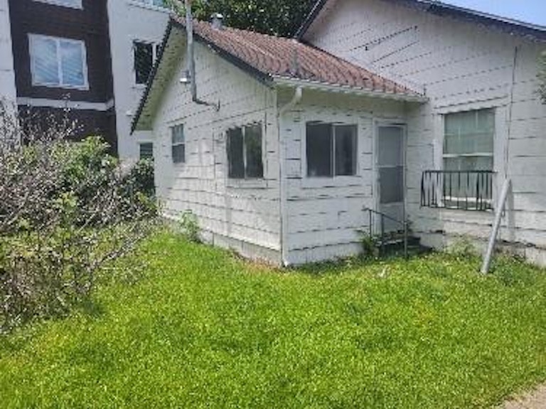 Photo 4 of 7 - 3610 Rosalie St, Houston, TX 77004