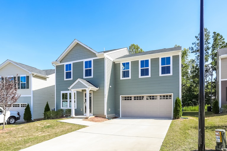 Photo 7 of 25 - 370 Fieldspar Ln, Clayton, NC 27520