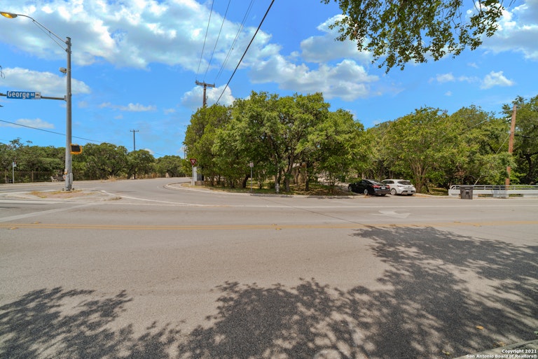 Photo 38 of 40 - 3351 Lockhill Selma Rd, San Antonio, TX 78230