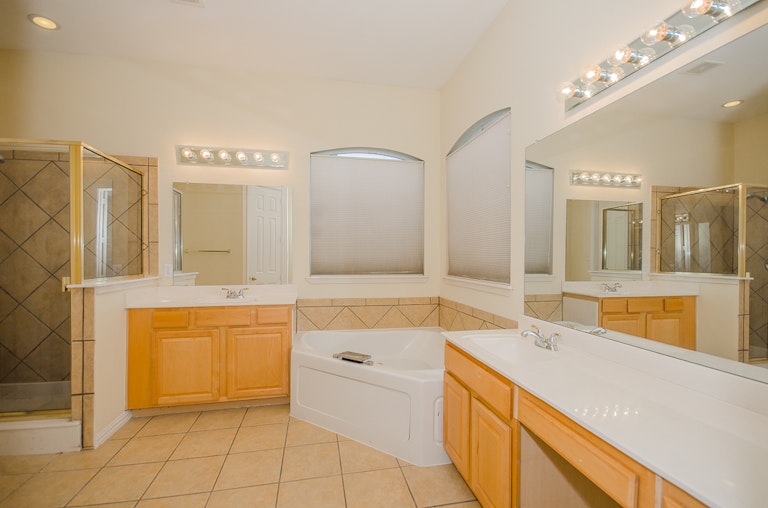 Photo 29 of 46 - 9813 Waterview Pkwy, Rowlett, TX 75089
