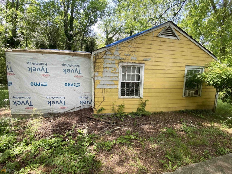 Photo 13 of 51 - 1682 N Ave NW, Atlanta, GA 30318