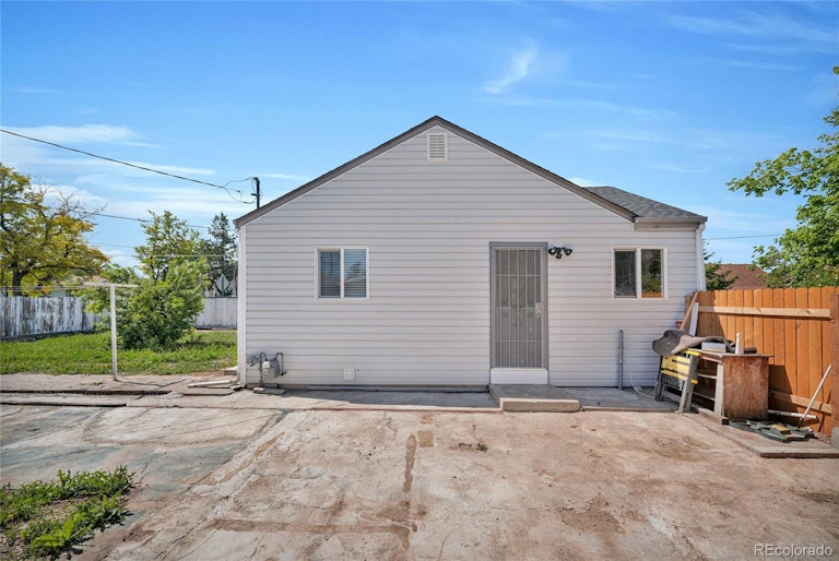 Photo 14 of 15 - 700 Kenton St, Aurora, CO 80010