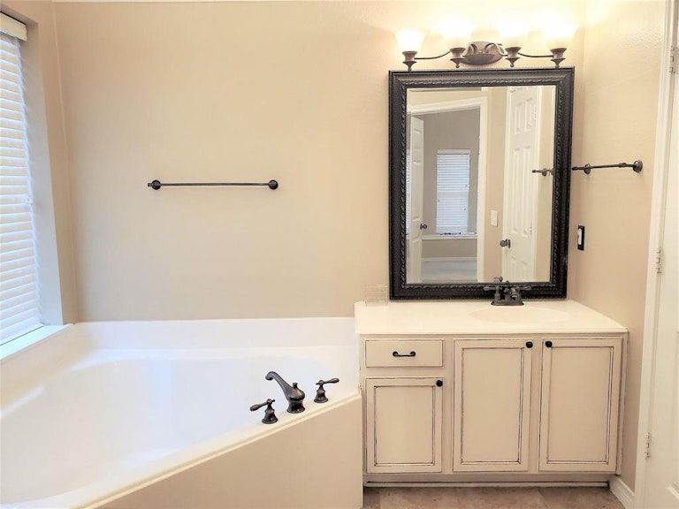 Photo 10 of 15 - 7305 Danbridge Ln, Frisco, TX 75035