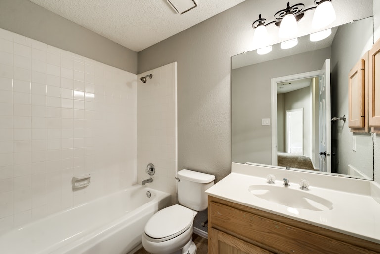 Photo 25 of 31 - 13004 Hermitage Ln, Frisco, TX 75035