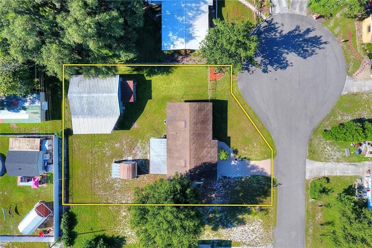Photo 33 of 38 - 4715 Ron Cir, Lakeland, FL 33805