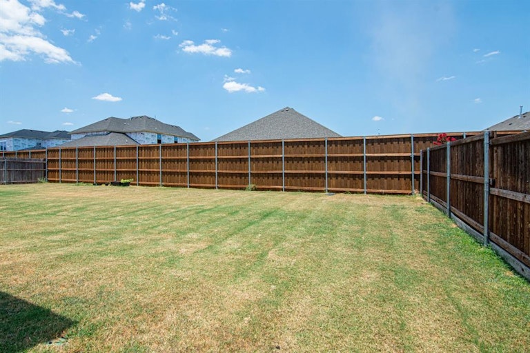 Photo 40 of 40 - 1508 Fallingwater Trl, Haslet, TX 76052