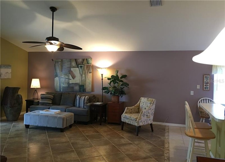 Photo 20 of 25 - 24535 Laurel Ridge Dr, Lutz, FL 33559