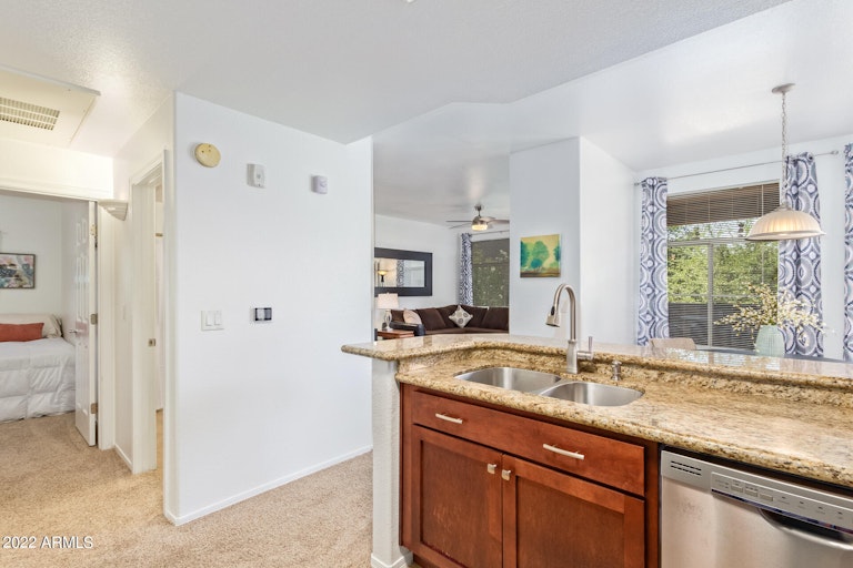 Photo 8 of 31 - 3830 E Lakewood Pkwy E #2140, Phoenix, AZ 85048
