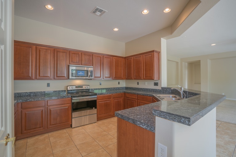 Photo 2 of 25 - 40311 N Chase Oaks Way, Anthem, AZ 85086