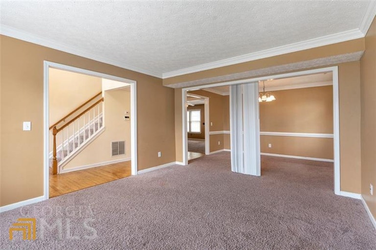 Photo 5 of 18 - 1215 Carlysle Park Dr, Lawrenceville, GA 30044