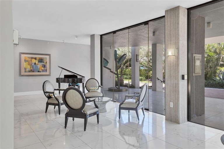 Photo 6 of 63 - 1000 Longboat Club Rd #702, Longboat Key, FL 34228