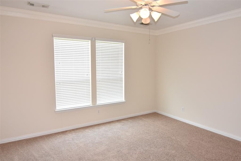 Photo 19 of 34 - 20010 Queens Oak Ct, Spring, TX 77379