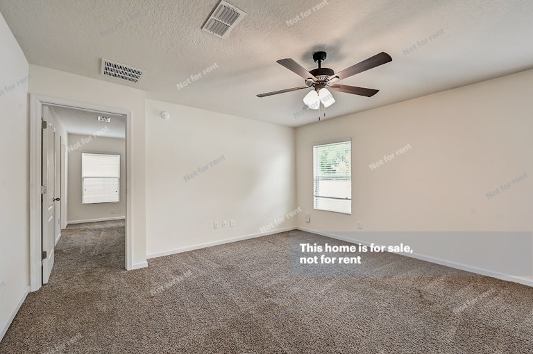 Photo 24 of 29 - 2597 King Louis Dr, Jacksonville, FL 32254