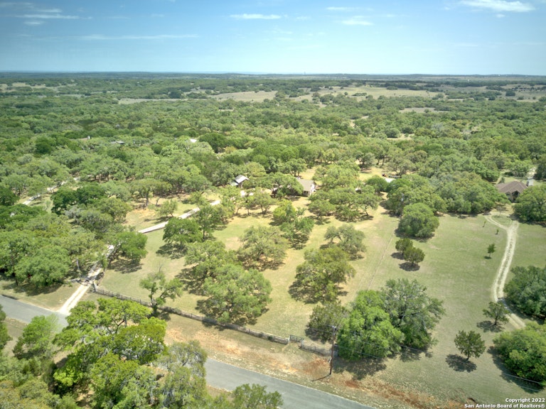Photo 28 of 33 - 890 Eden Estates Dr, New Braunfels, TX 78132