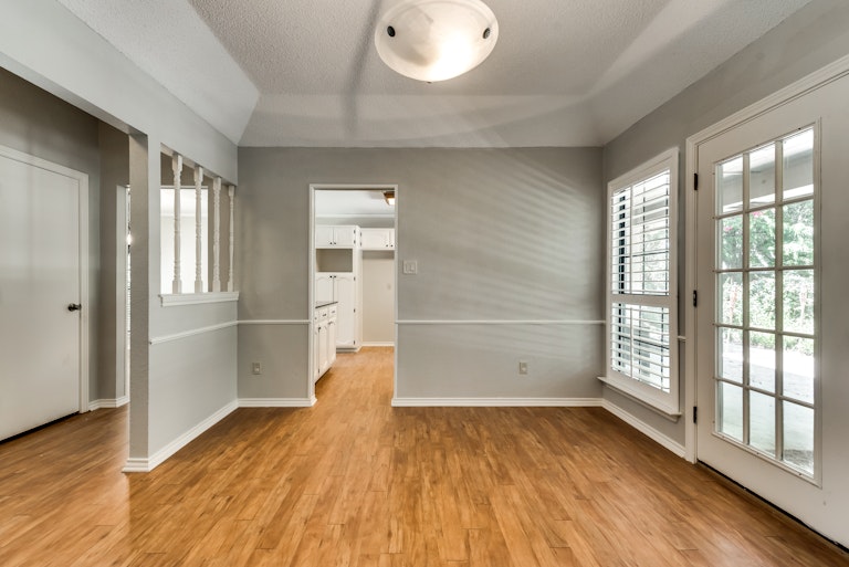 Photo 10 of 26 - 3615 Dalton Dr, Corinth, TX 76208