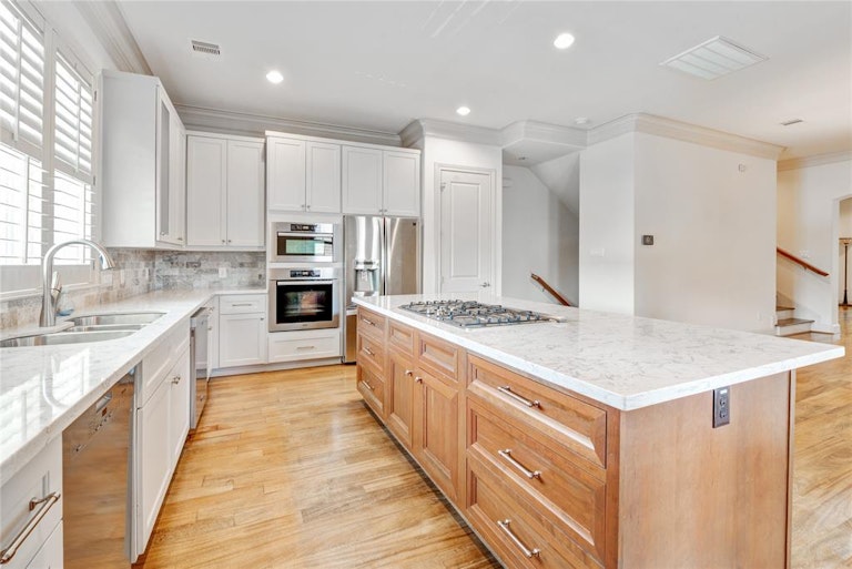 Photo 14 of 32 - 1955 Sheridan St, Houston, TX 77030