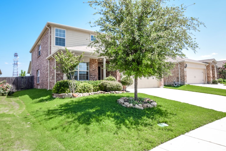 Photo 7 of 37 - 15964 Avenel Way, Fort Worth, TX 76177