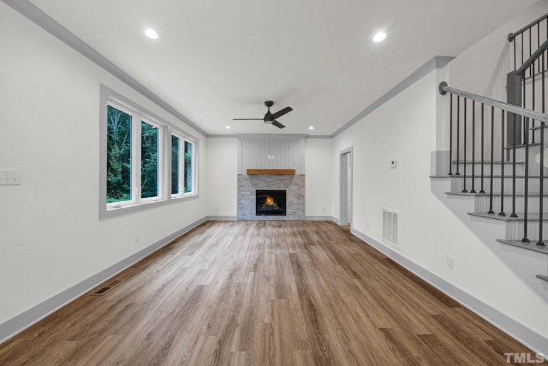 Photo 3 of 8 - 112 Lambert Ln, Fuquay Varina, NC 27526