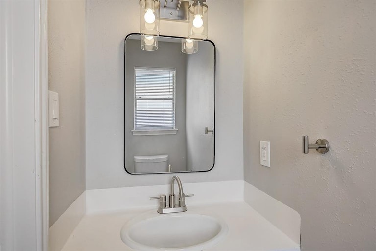 Photo 31 of 46 - 14002 Cedar Point Dr, Houston, TX 77070