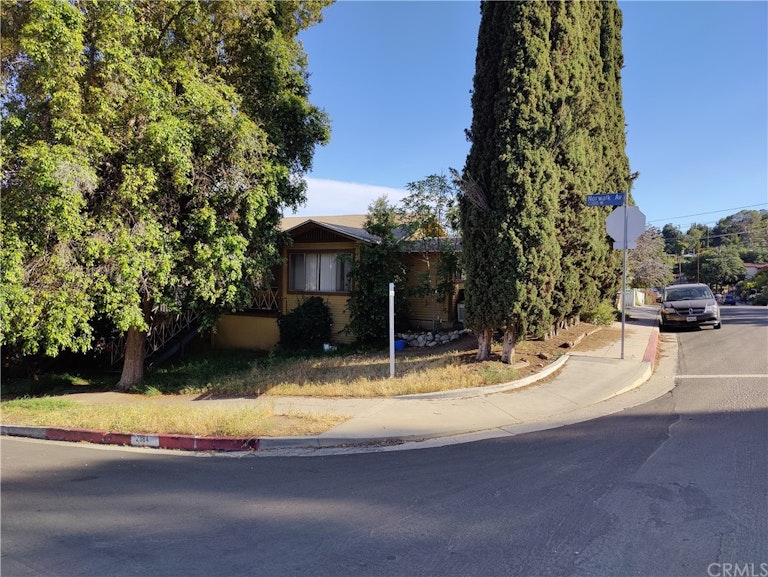 Photo 6 of 16 - 2384 Norwalk Ave, Los Angeles, CA 90041