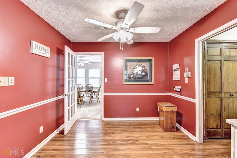 Photo 18 of 47 - 658 Shiloh Ct, Lawrenceville, GA 30044