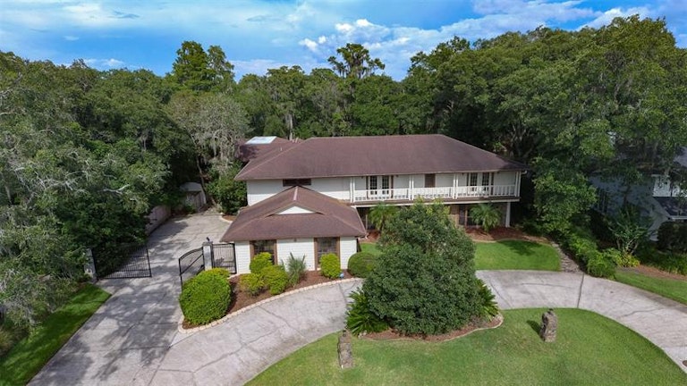 Photo 5 of 64 - 1401 N Riverhills Dr, Temple Terrace, FL 33617