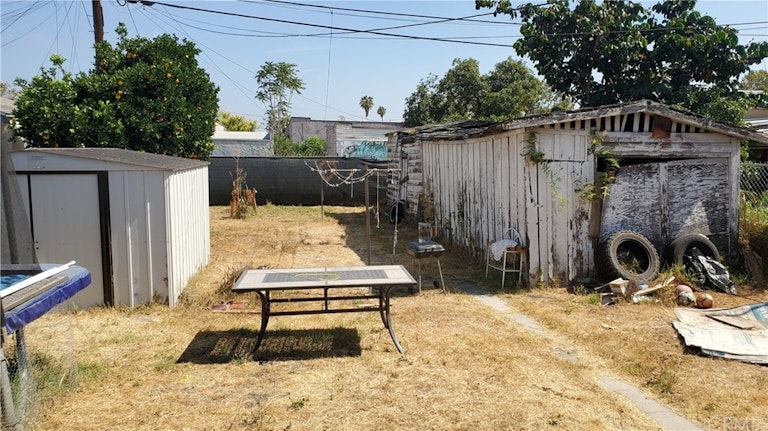 Photo 6 of 7 - 1437 W 54th St, Los Angeles, CA 90062