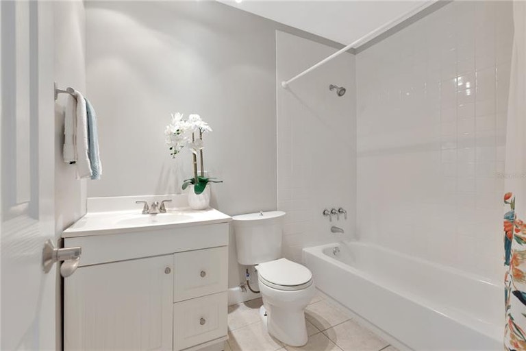 Photo 34 of 52 - 2302 S Arrawana Ave, Tampa, FL 33629