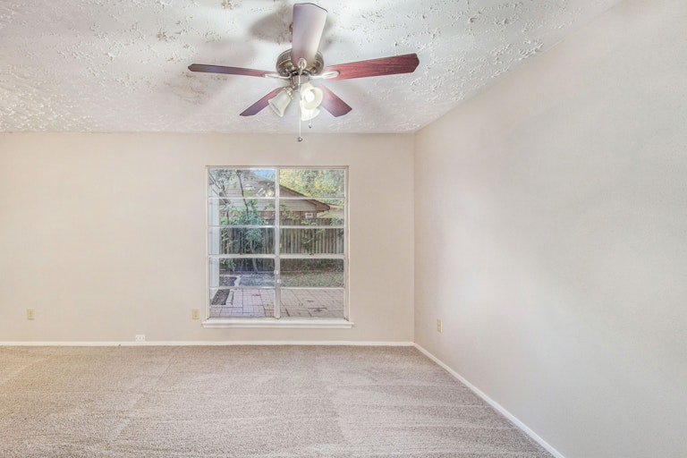 Photo 9 of 17 - 15822 Manfield Dr, Houston, TX 77082