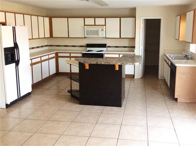 Photo 10 of 25 - 3102 Holland Dr, Orlando, FL 32825