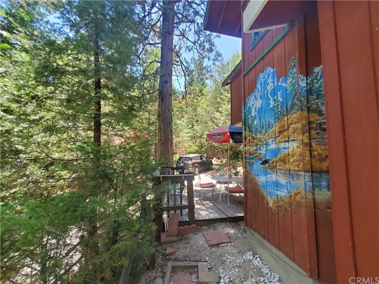 Photo 23 of 33 - 24937 Faulhorn Dr, Crestline, CA 92325