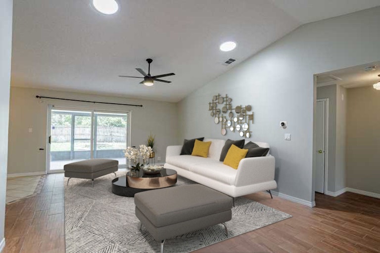Photo 3 of 23 - 1108 Shaffer Trl, Oviedo, FL 32765