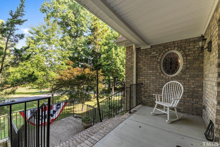 Photo 7 of 40 - 6103 Valentine St, Zebulon, NC 27597